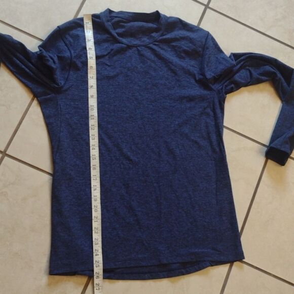 Lululemon Surge Warm Long Sleeve Blue shirt with zip pocket size S - Picture 4 of 11
